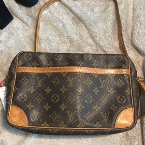 Louis Vuitton Tricadero Crossbody